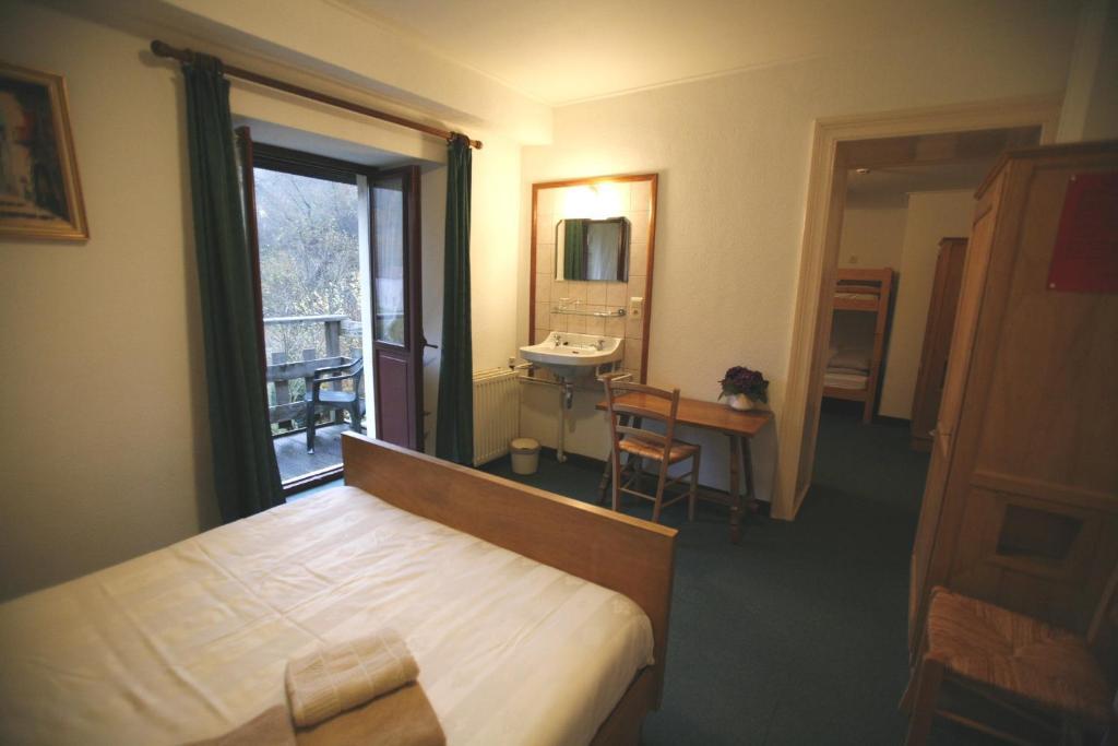 لاروش ان اردين Hotel Gai-Sejour الغرفة الصورة
